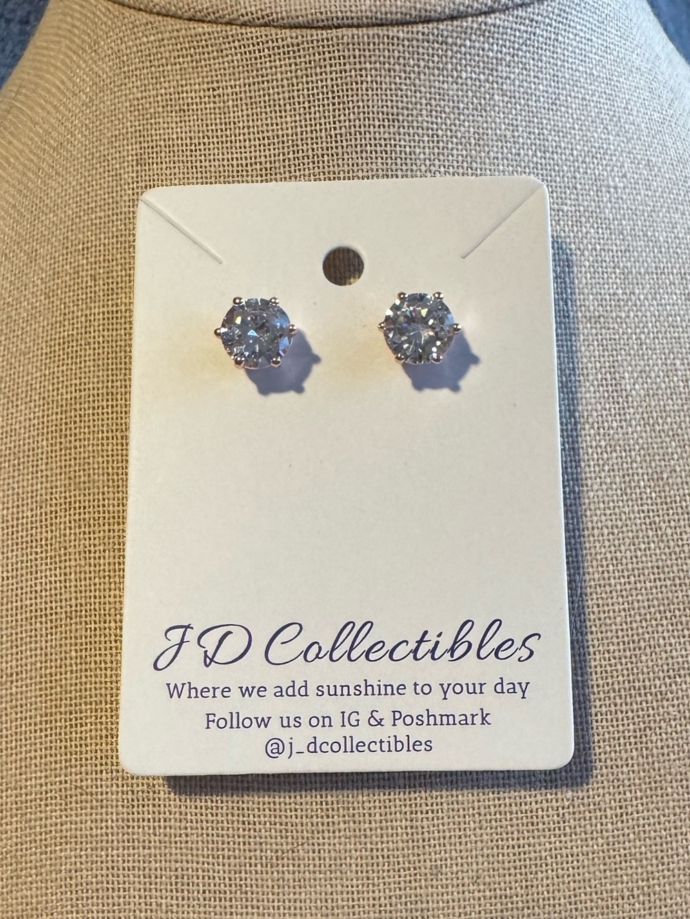 Swarovski Crystal Elements Clear Round Stud Gold Crown Earrings Solitaire